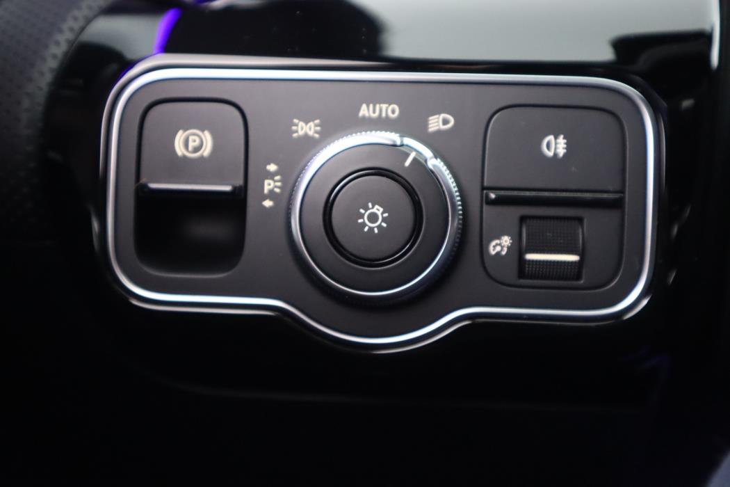 MERCEDES-BENZ CLA 2020