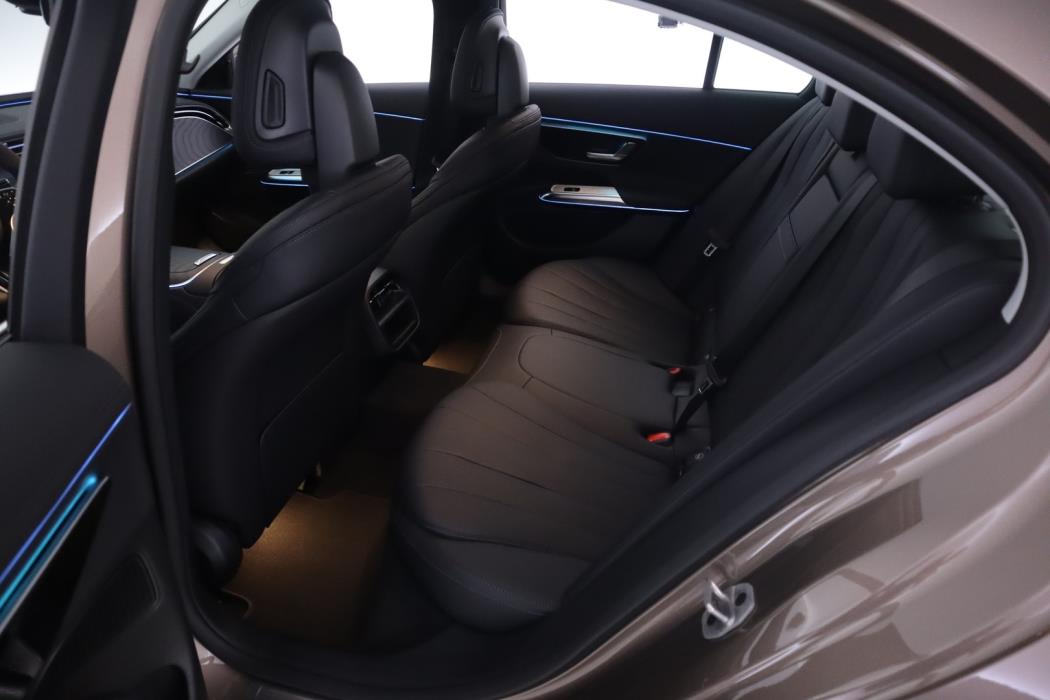 MERCEDES-BENZ E 2026