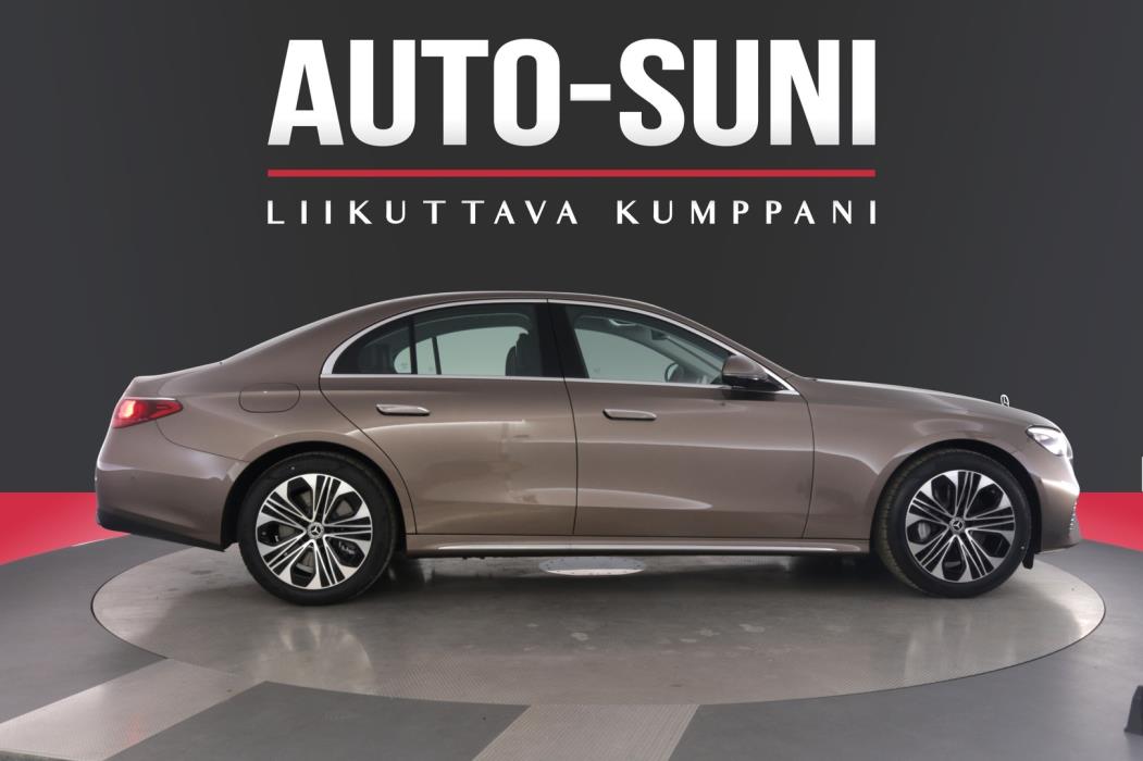 MERCEDES-BENZ E 2026