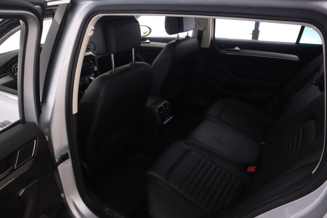 VOLKSWAGEN Passat 2019