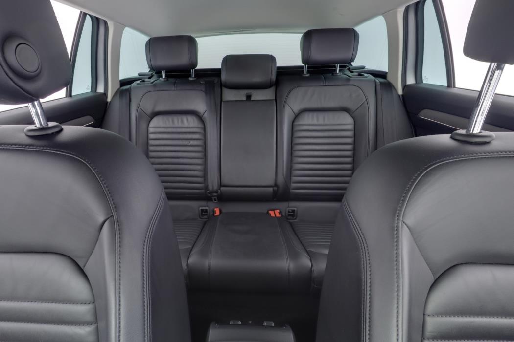 VOLKSWAGEN Passat 2019