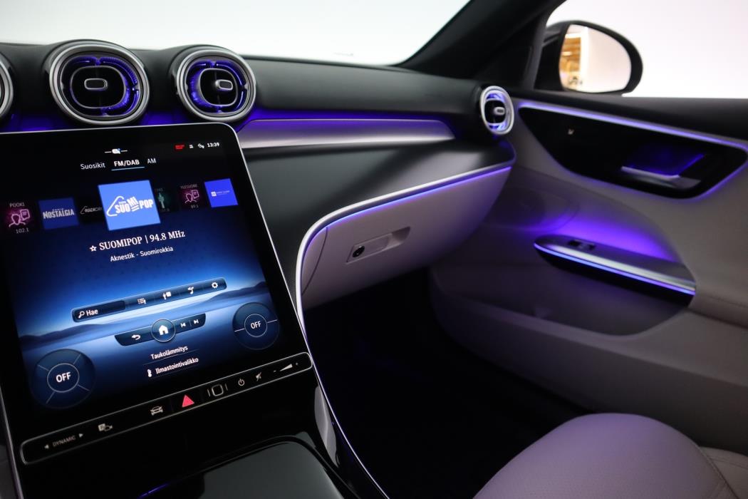 MERCEDES-BENZ C 2022