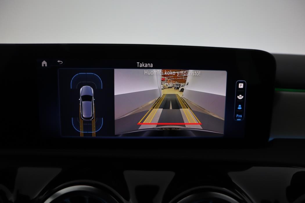 MERCEDES-BENZ A 2023