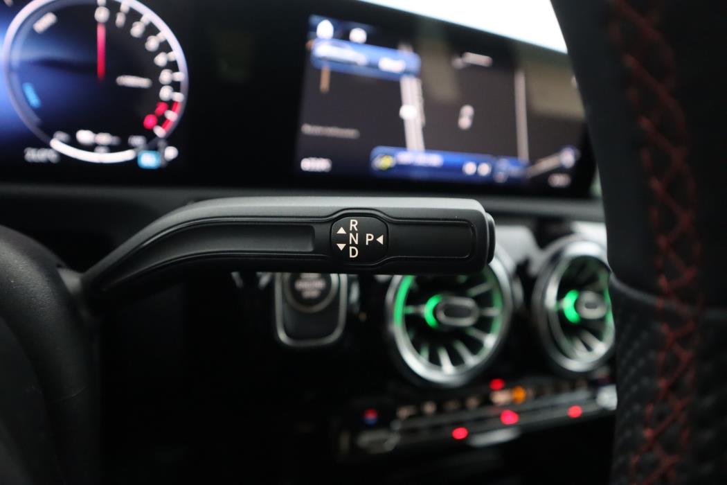 MERCEDES-BENZ A 2023