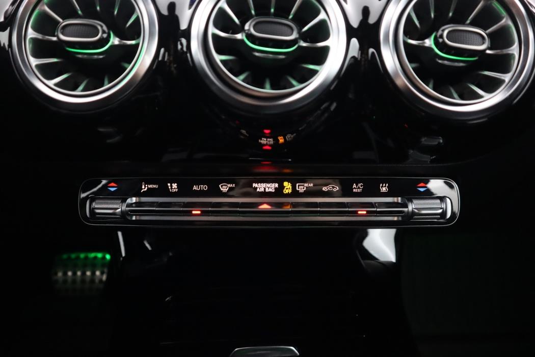 MERCEDES-BENZ A 2023