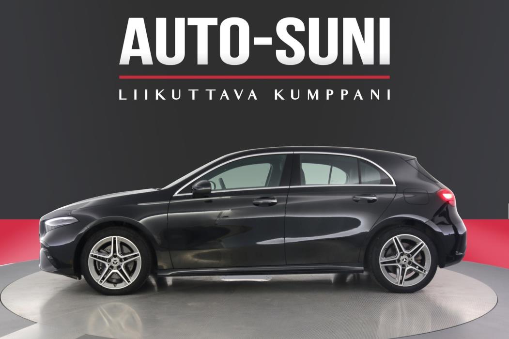 MERCEDES-BENZ A 2023