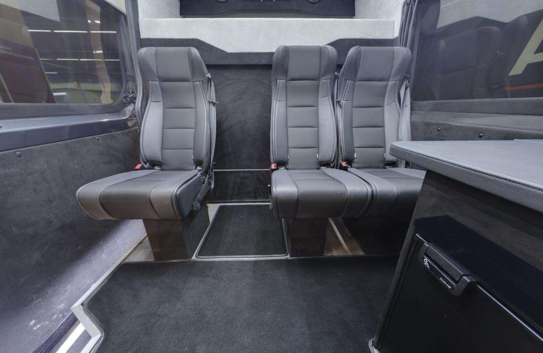 MERCEDES-BENZ Sprinter 2023