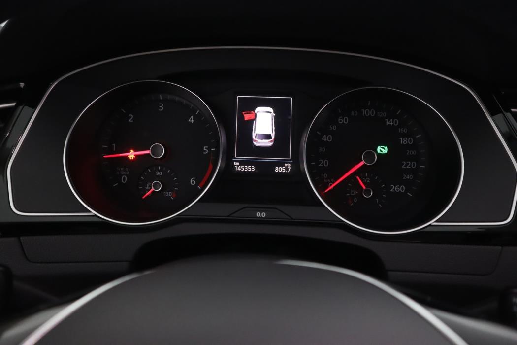 VOLKSWAGEN Passat 2017