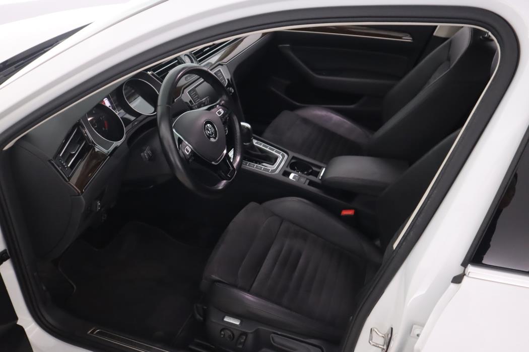 VOLKSWAGEN Passat 2017