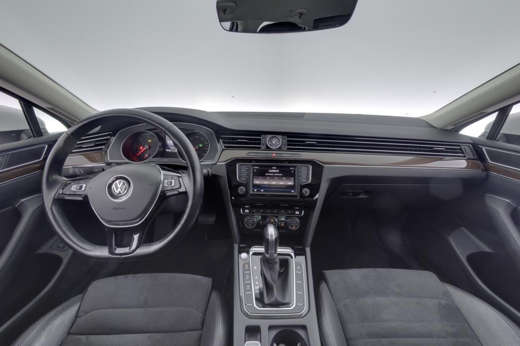 VOLKSWAGEN Passat 2017