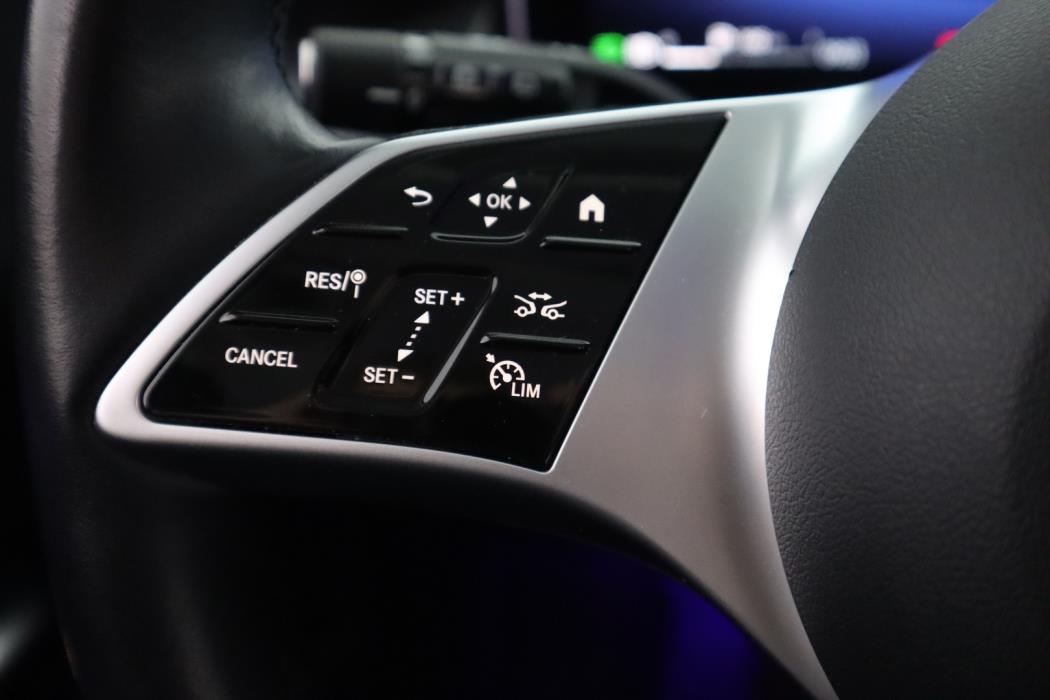 MERCEDES-BENZ GLC 2023