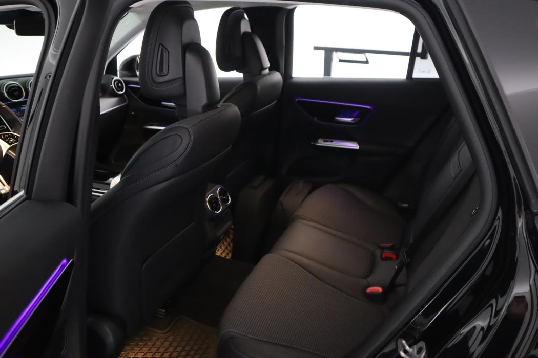 MERCEDES-BENZ GLC 2023