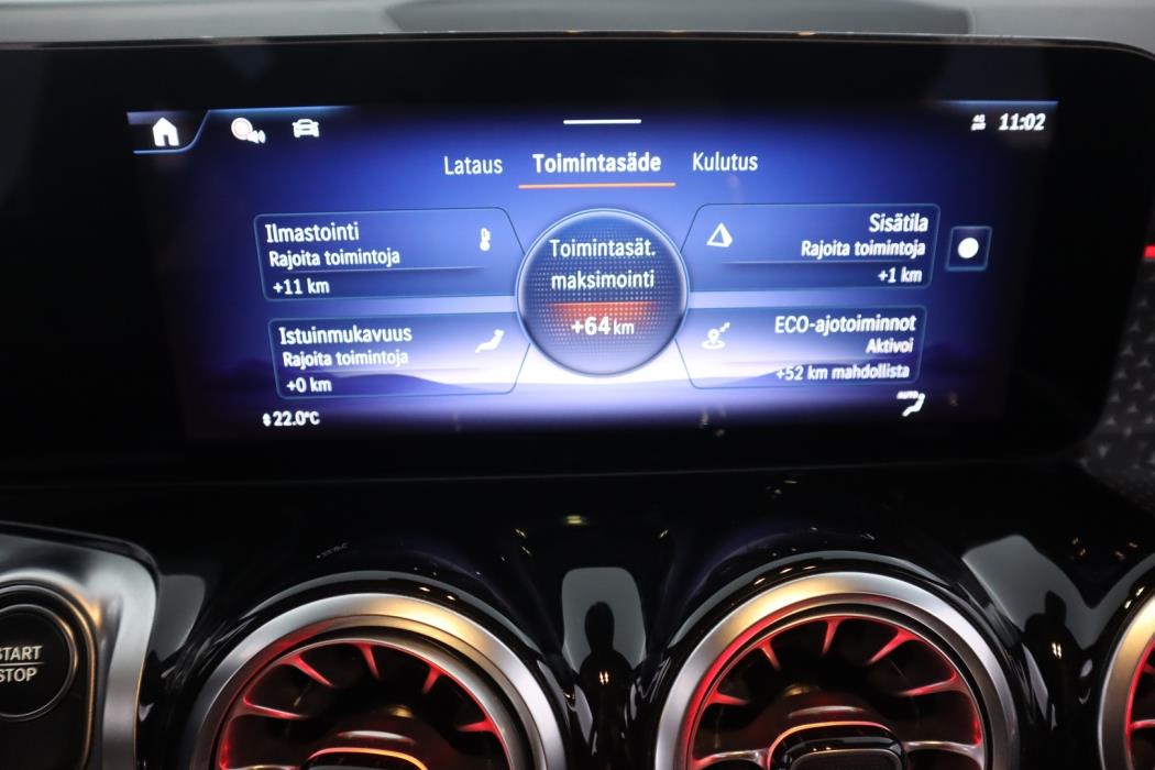 MERCEDES-BENZ EQB 2025