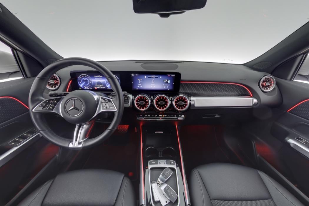MERCEDES-BENZ EQB 2025