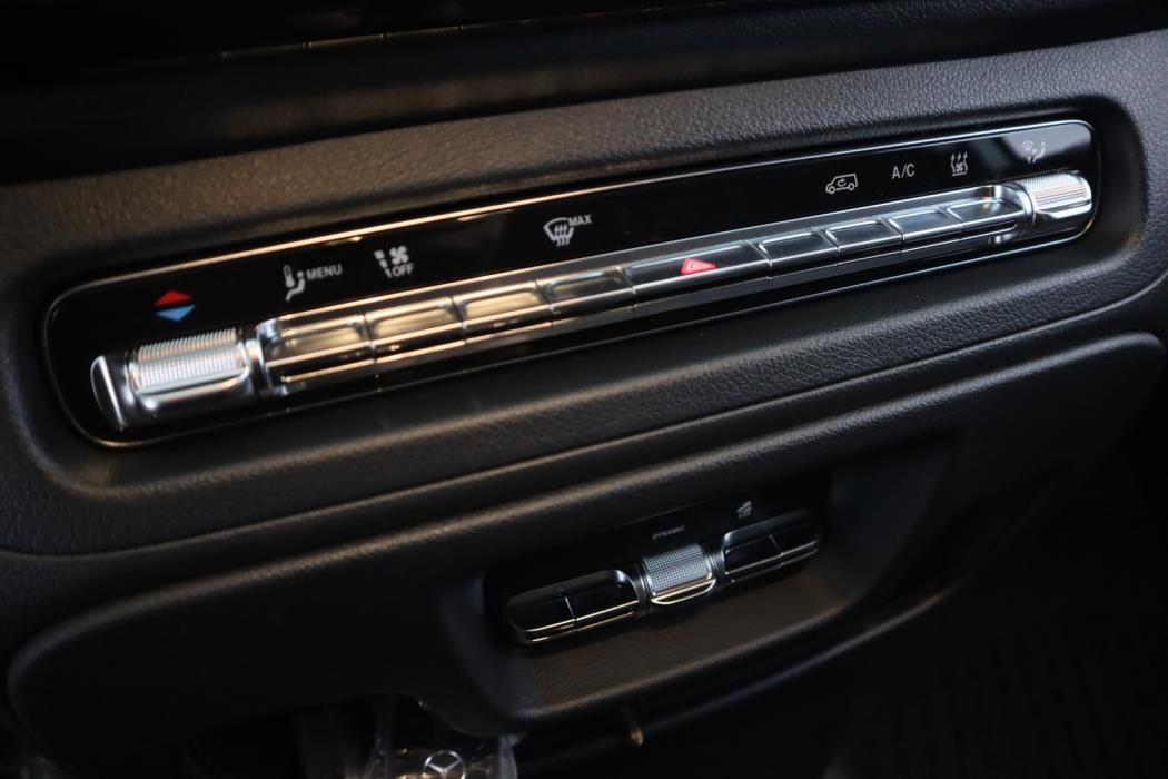 MERCEDES-BENZ Vito 2025