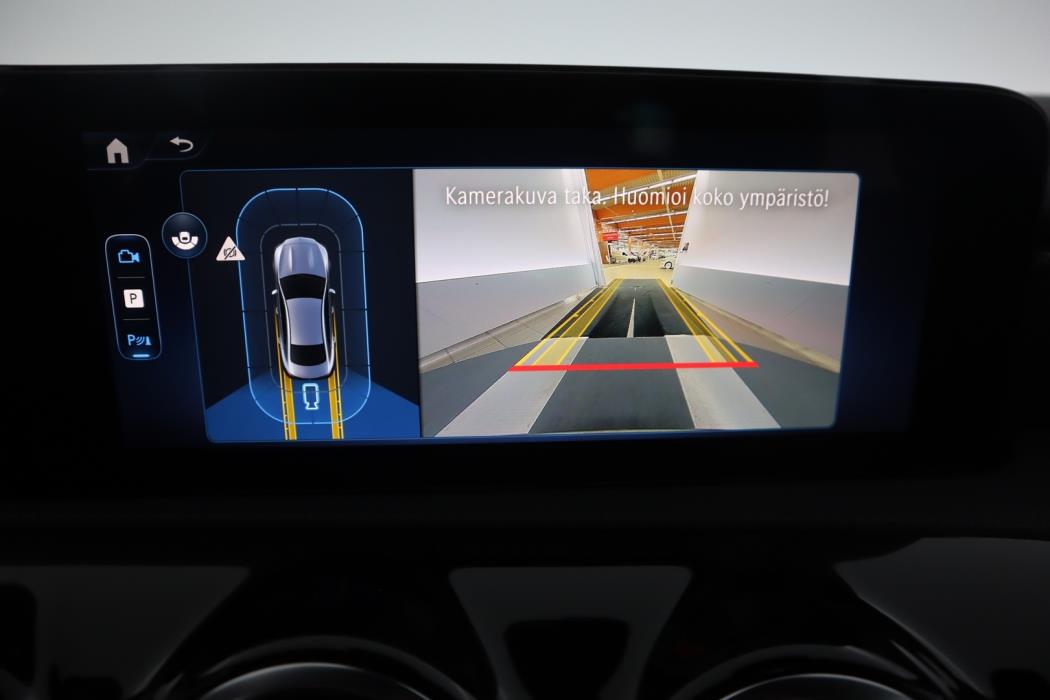 MERCEDES-BENZ CLA 2025