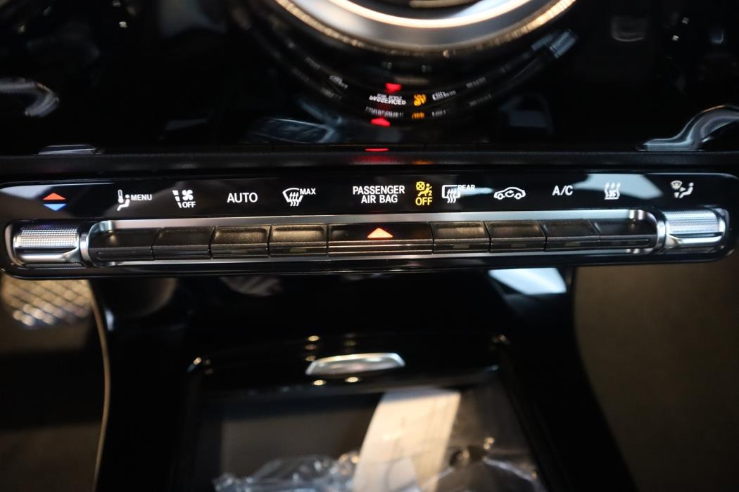 MERCEDES-BENZ CLA 2025