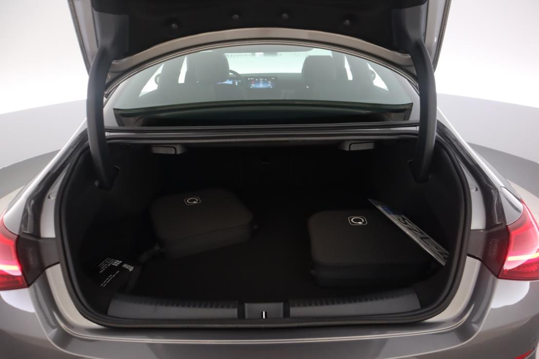 MERCEDES-BENZ CLA 2025