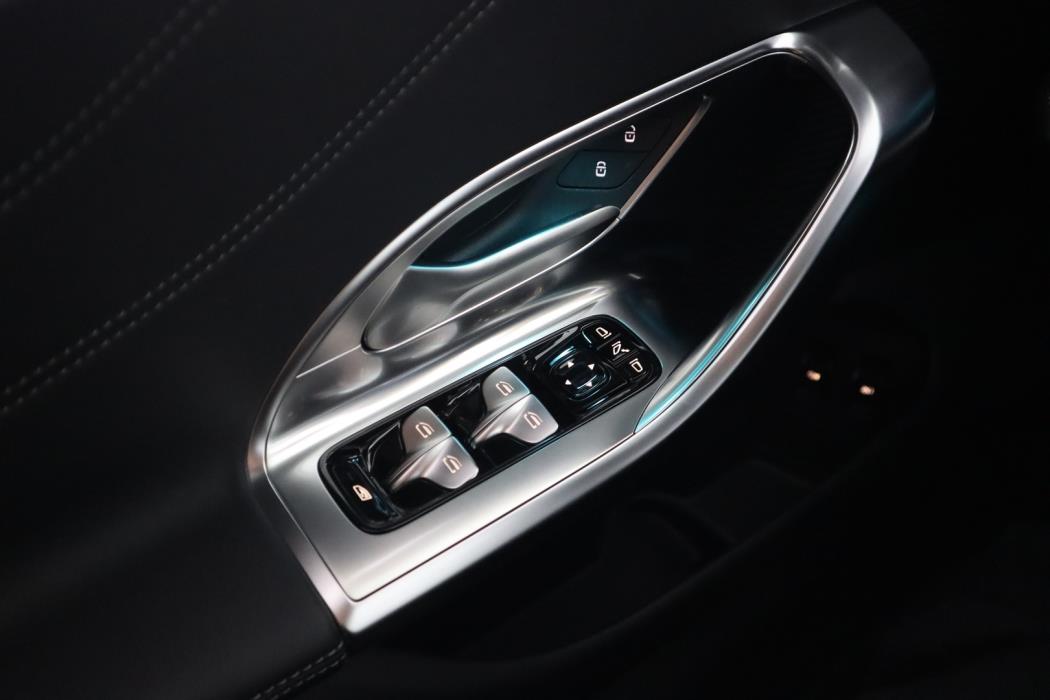 MERCEDES-BENZ C 2026