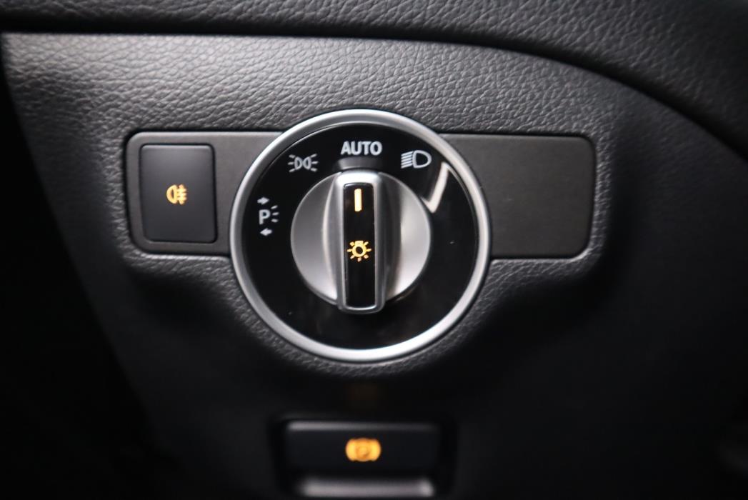 MERCEDES-BENZ CLA 2016