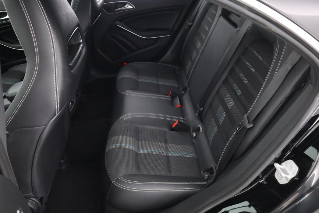 MERCEDES-BENZ CLA 2016
