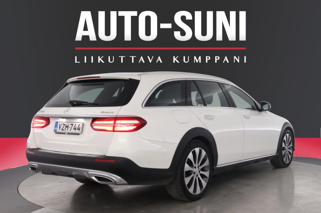 MERCEDES-BENZ E 2017