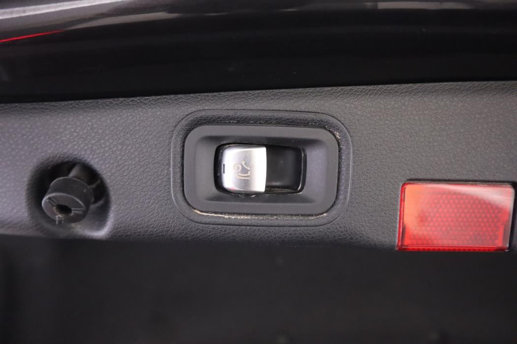 MERCEDES-BENZ E 2021