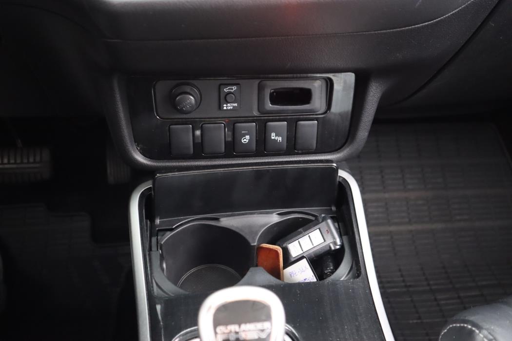 MITSUBISHI Outlander PHEV 2018