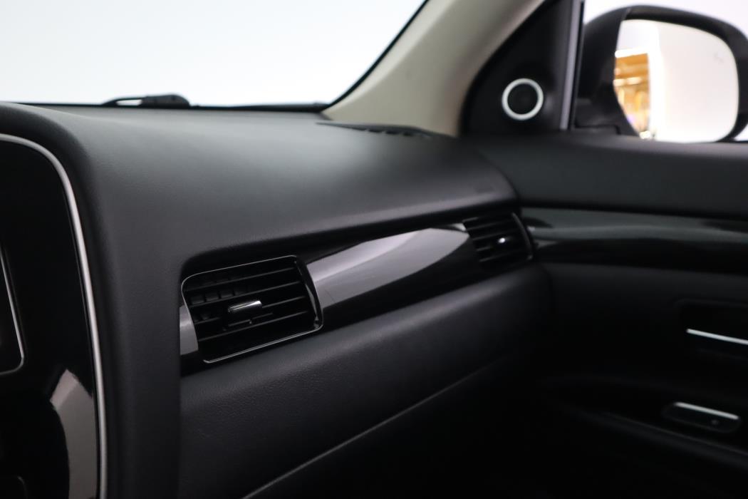 MITSUBISHI Outlander PHEV 2018