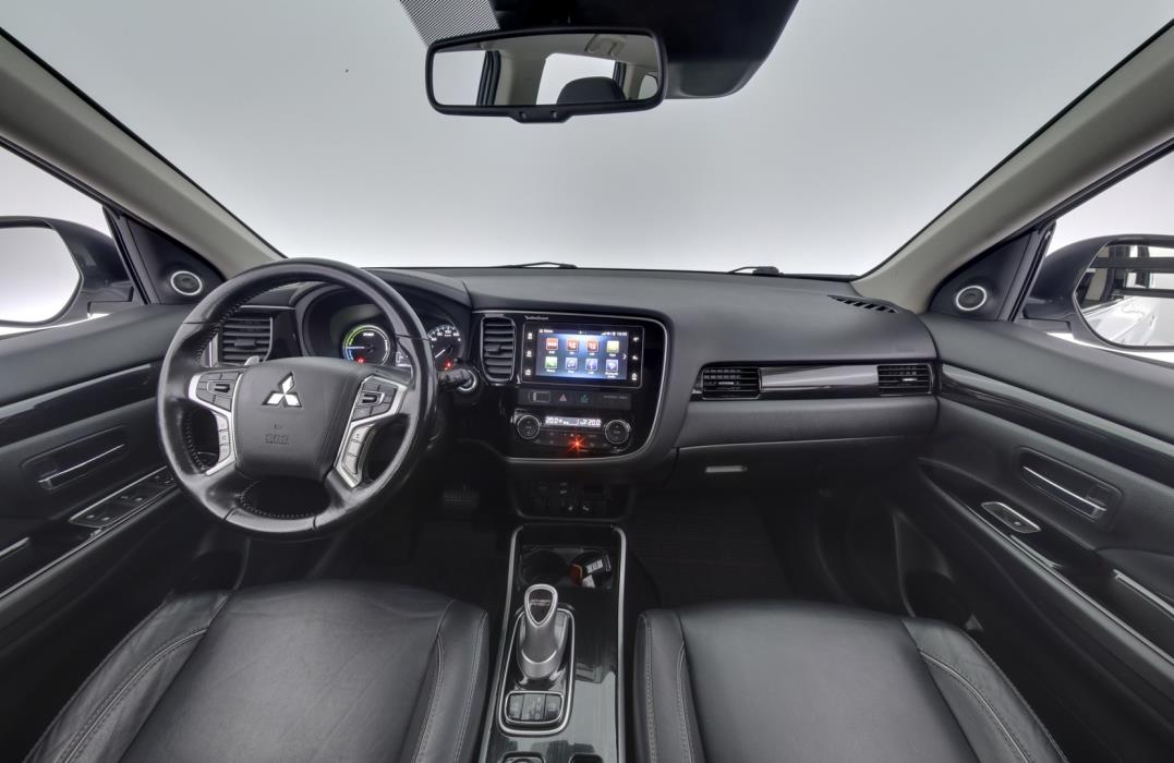 MITSUBISHI Outlander PHEV 2018