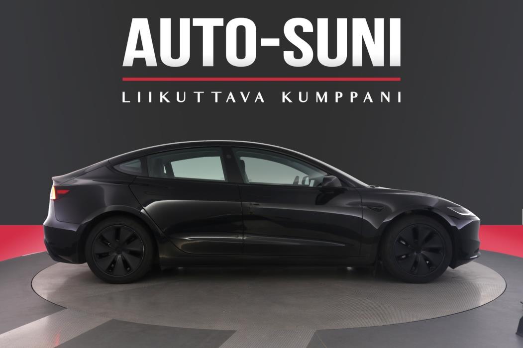 TESLA Model 3 2024