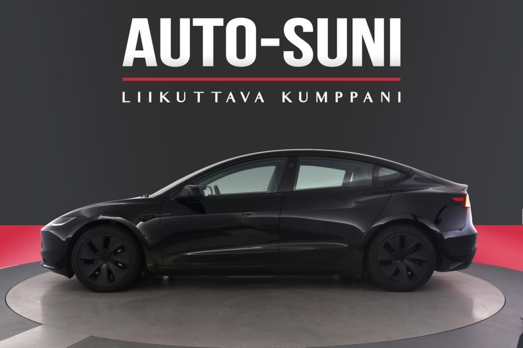 TESLA Model 3 2024