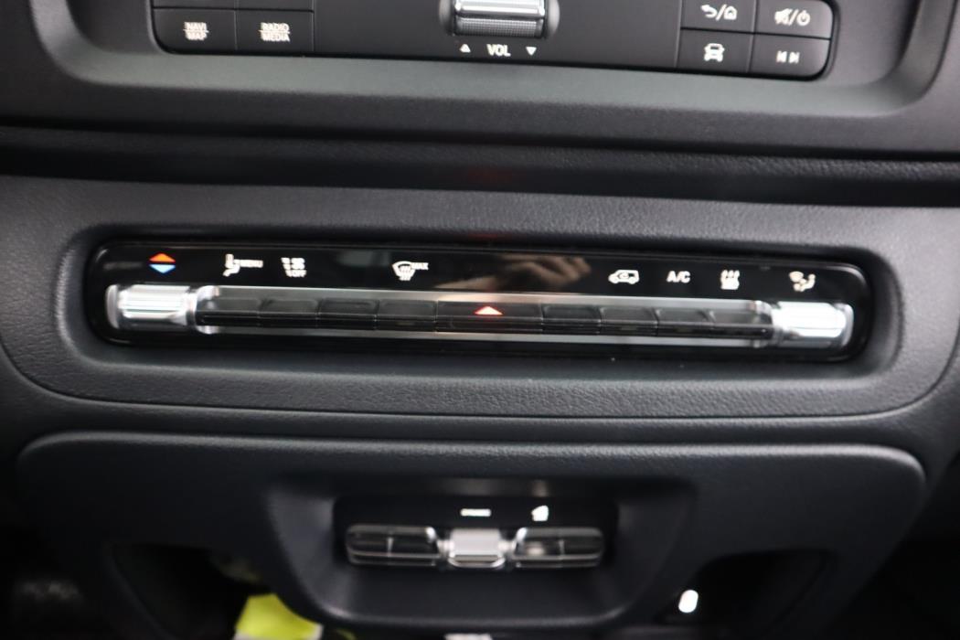 MERCEDES-BENZ Vito 2025