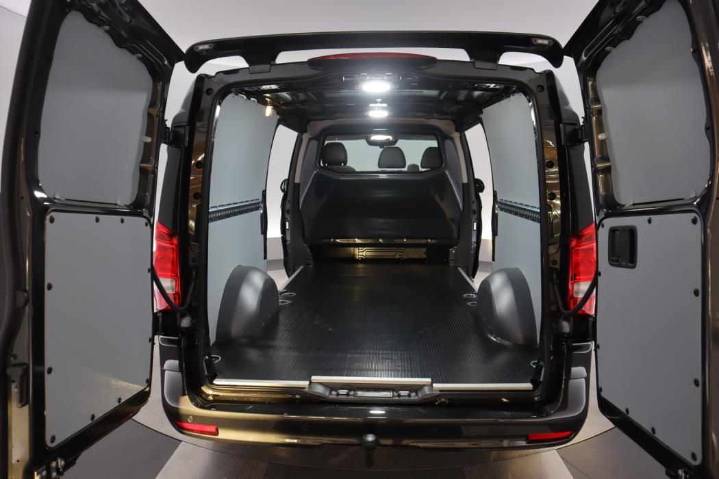 MERCEDES-BENZ Vito 2025