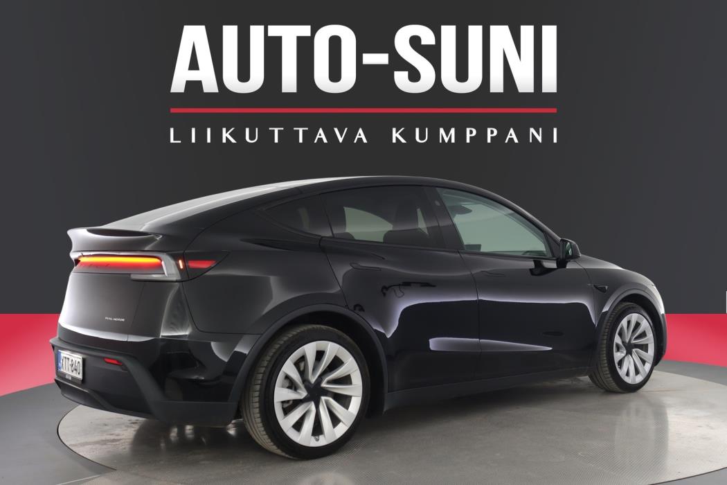 TESLA Model Y 2025