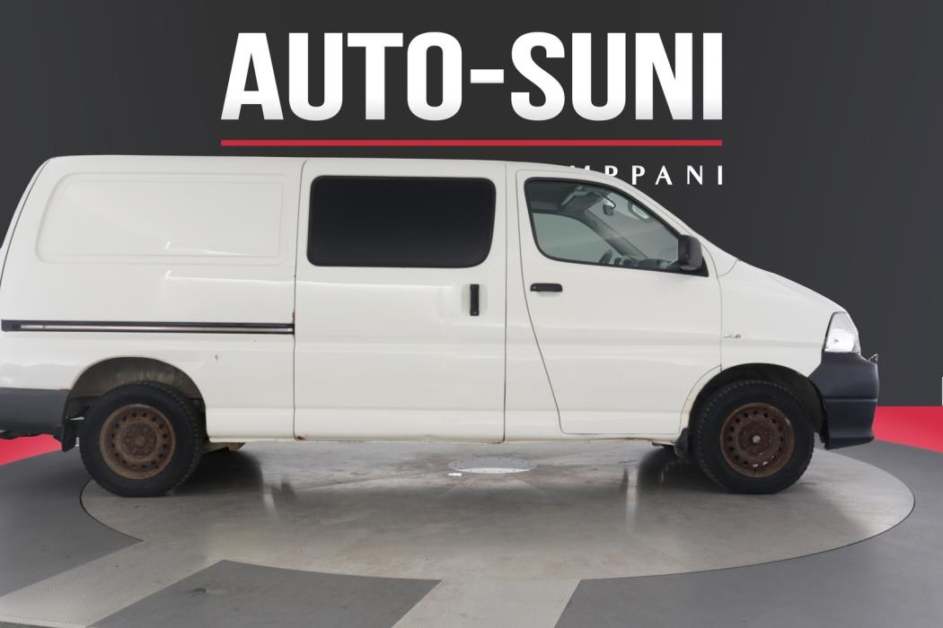TOYOTA Hiace 2011