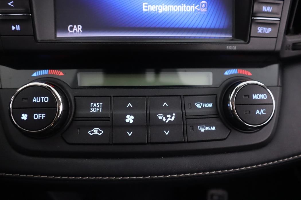 TOYOTA RAV4 2018