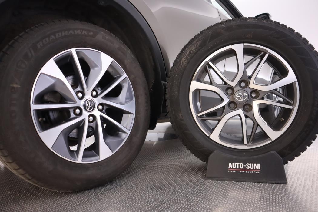 TOYOTA RAV4 2018