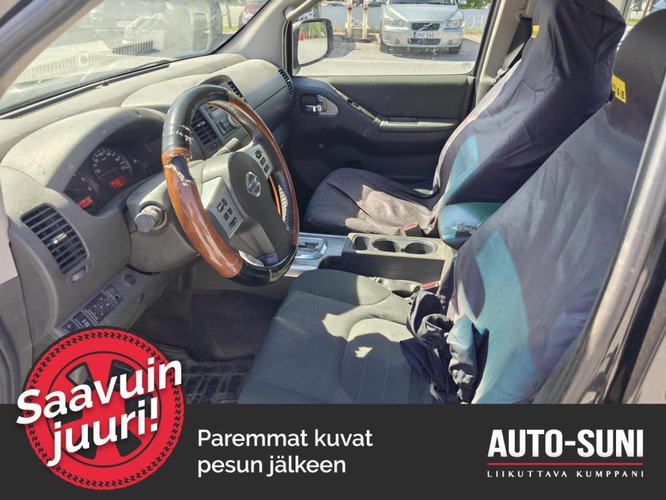 NISSAN Navara 2012