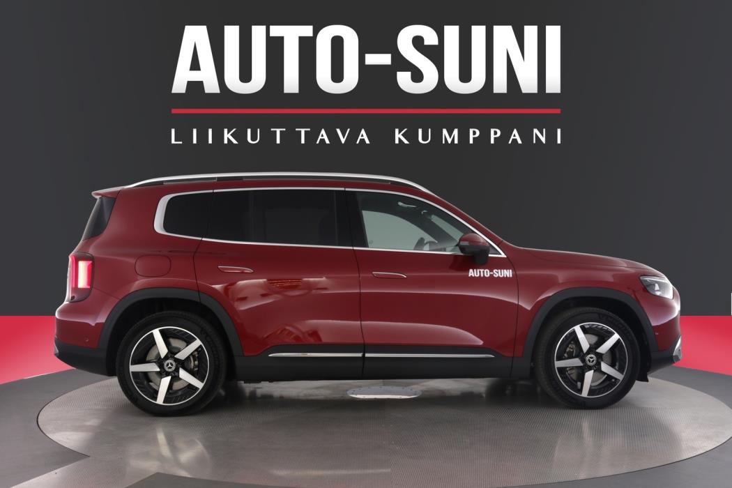 MERCEDES-BENZ GLB 2026