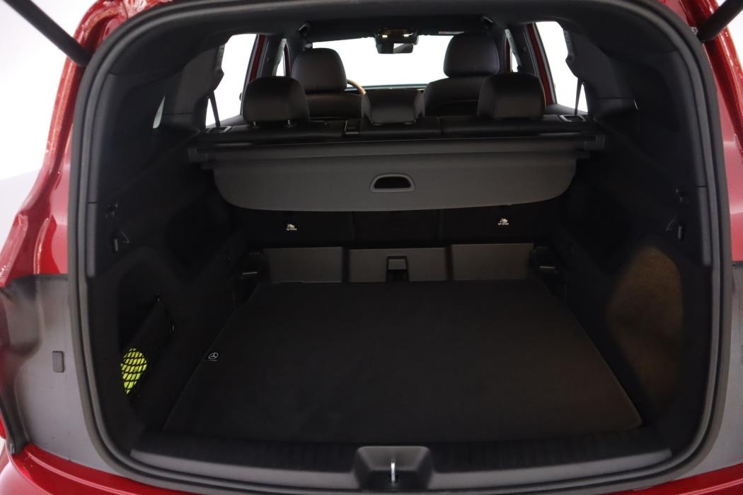 MERCEDES-BENZ GLB 2026