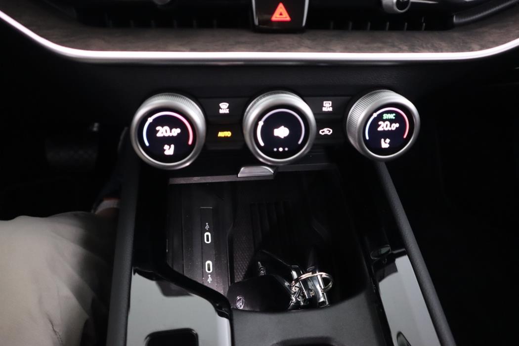 SKODA Superb 2025