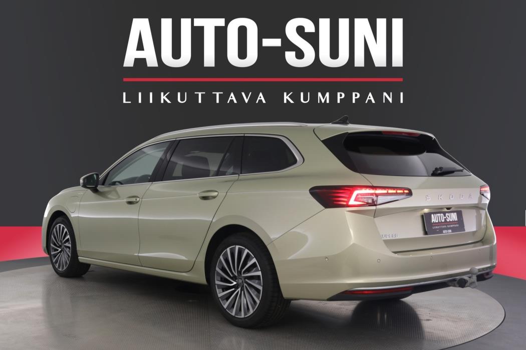 SKODA Superb 2025