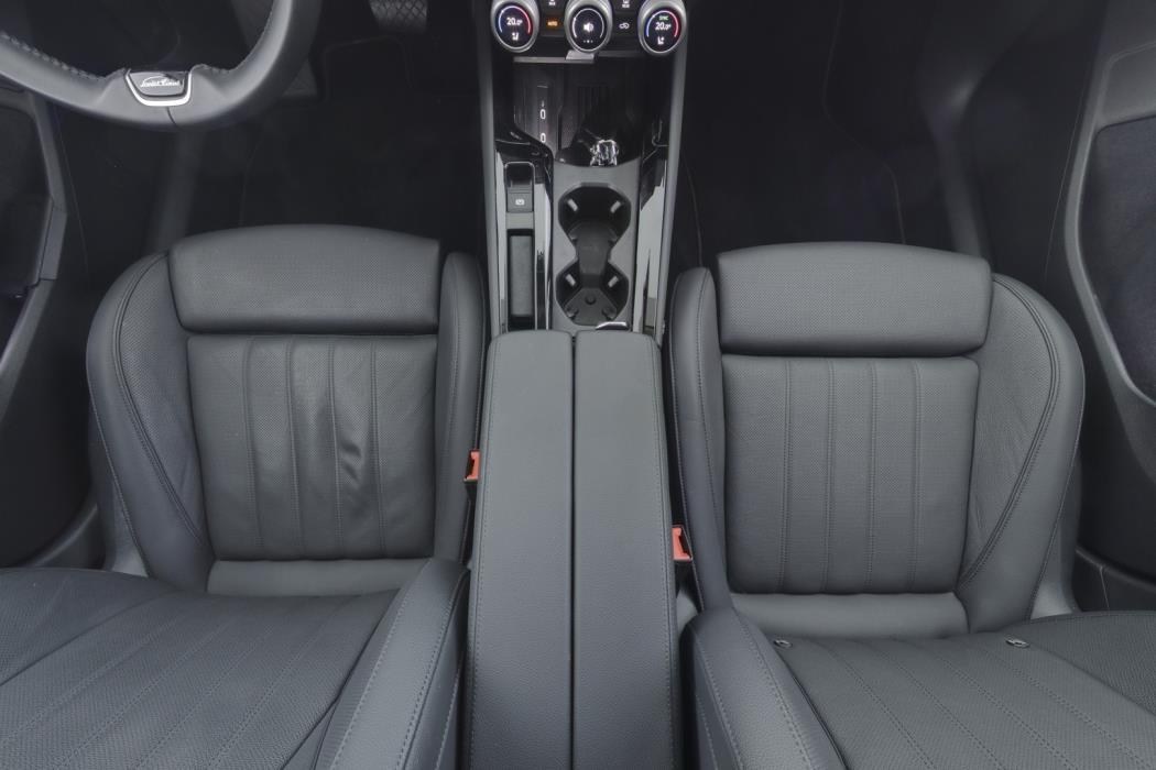 SKODA Superb 2025