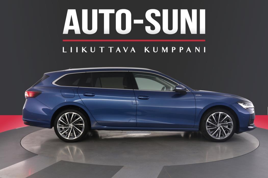 SKODA Superb 2025