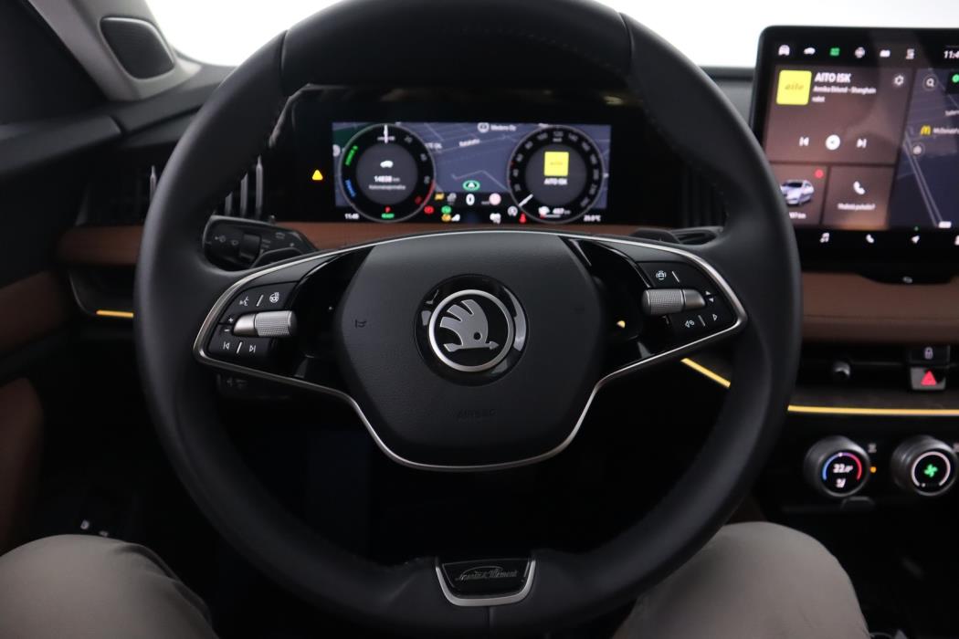 SKODA Superb 2025