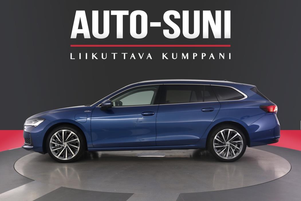 SKODA Superb 2025