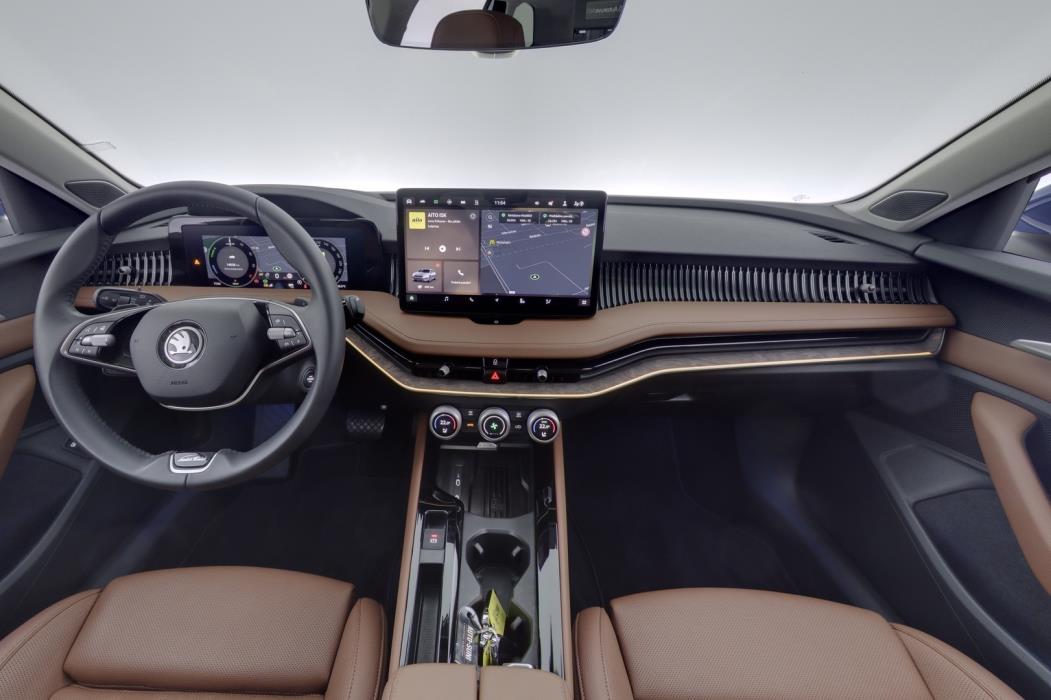 SKODA Superb 2025