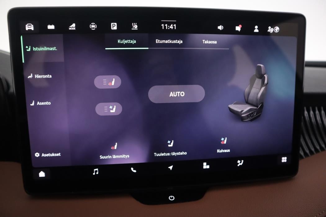 SKODA Superb 2025