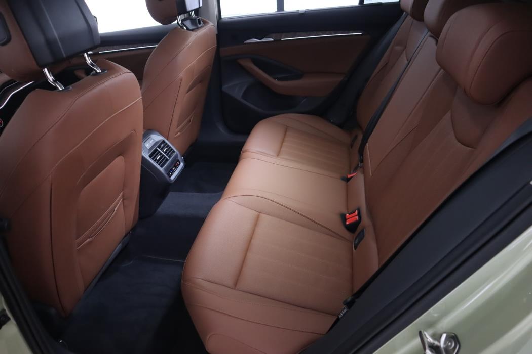 SKODA Superb 2025